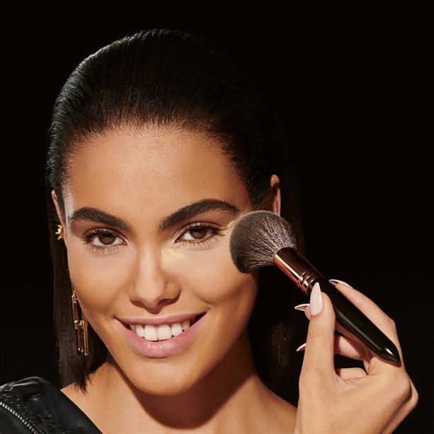 Avon mark. Banana Setting Powder